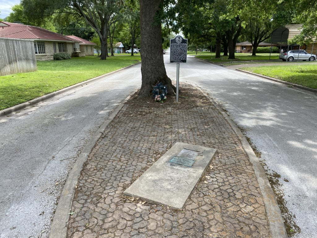 Offbeat & Weird: The story behind the grave in the middle of the road | Hearne, Texas