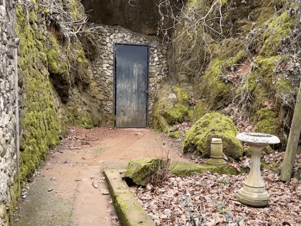 Entrance to the cave in cave spring georgia