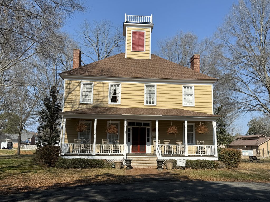 Hearn Inn Cave Spring Georgia
