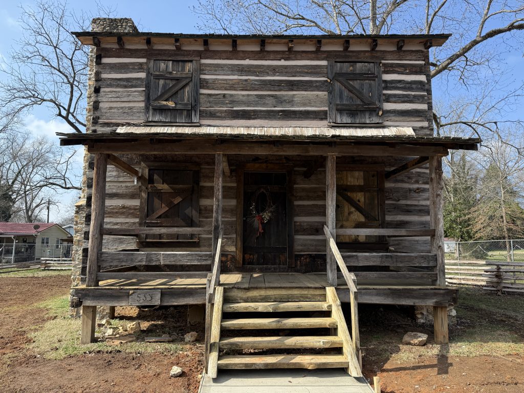 vann cherokee cabin in cave spring georgia