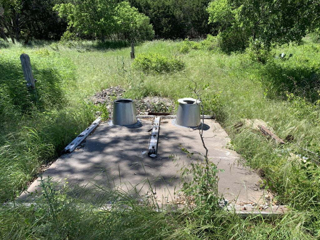 pit toilets cedar hallow cap nuttyhiker 1 1